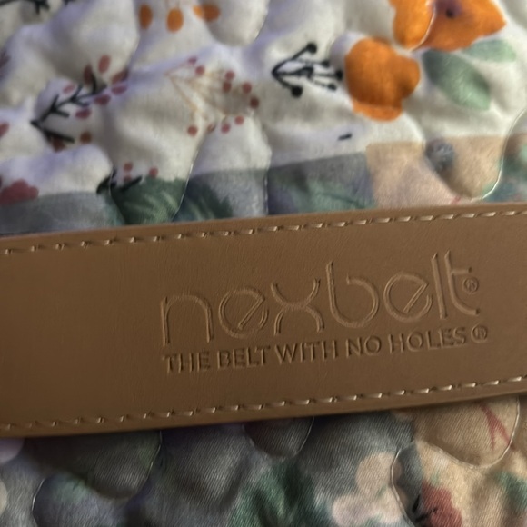 NEXBELT LEATHER, PRE OWNED - Picture 5 of 10